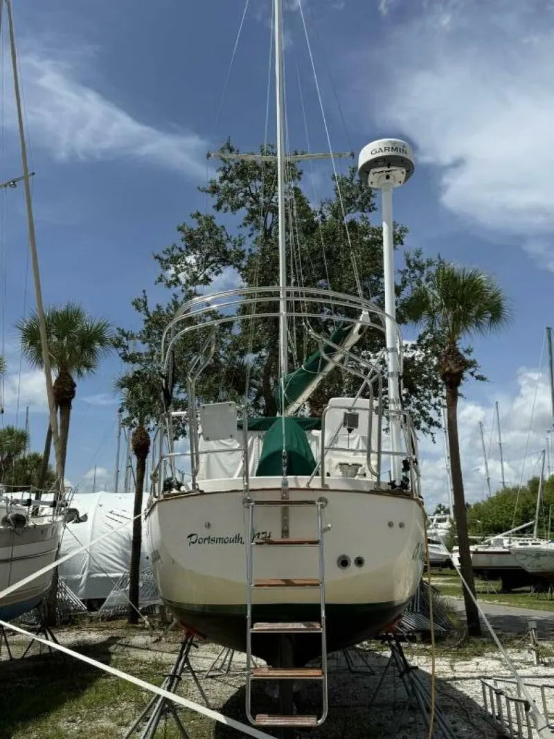 Slide: The Image of Pacific Seacraft Pilothouse 32 1994 - 23
