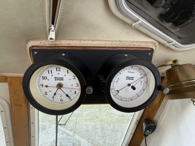 Slide: The Image of Pacific Seacraft Pilothouse 32 1994 - 5
