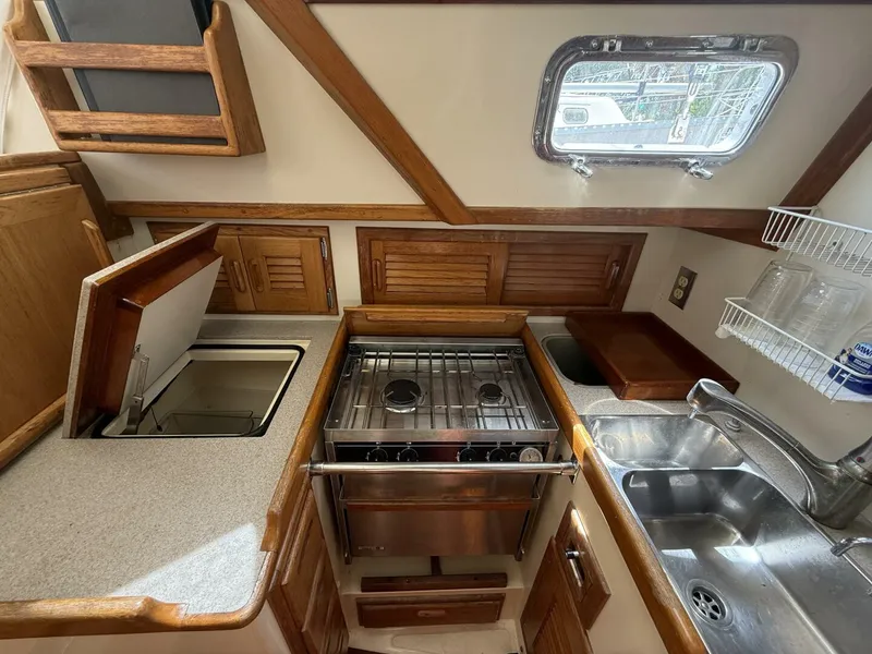 Slide: The Image of Pacific Seacraft Pilothouse 32 1994 - 8