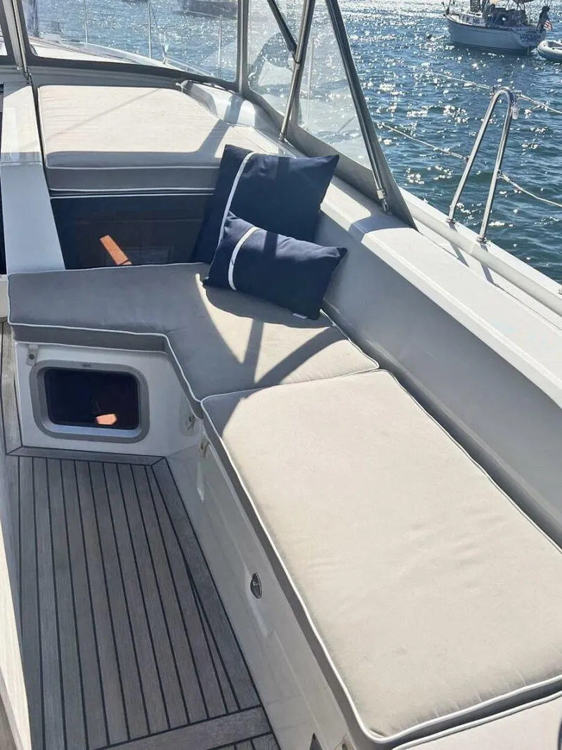 Slide: The Image of Beneteau Oceanis 2020 - 13