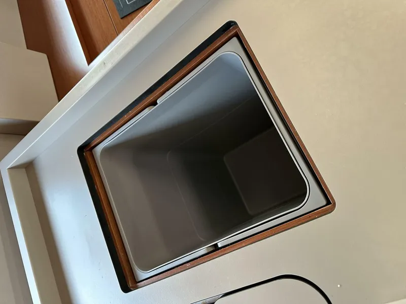 Slide: The Image of Beneteau Oceanis 2020 - 20