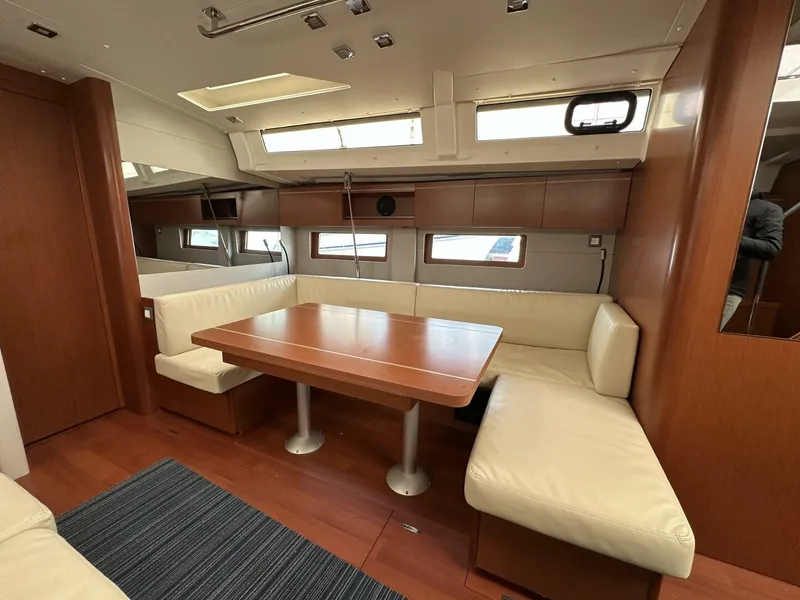 Slide: The Image of Beneteau Oceanis 2020 - 23