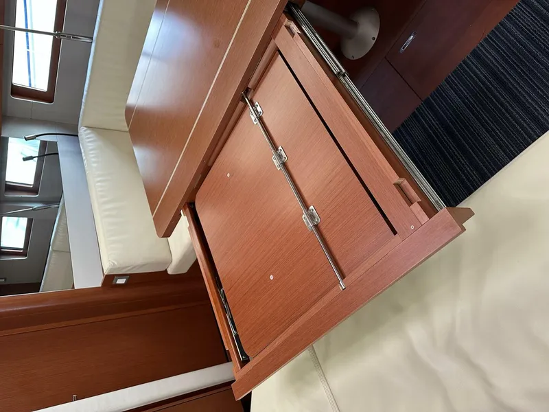 Slide: The Image of Beneteau Oceanis 2020 - 25