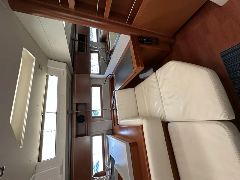 Slide: The Image of Beneteau Oceanis 2020 - 27