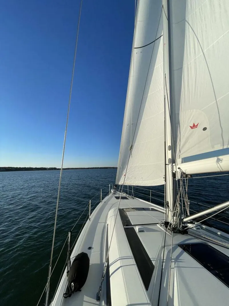 Slide: The Image of Beneteau Oceanis 2020 - 38