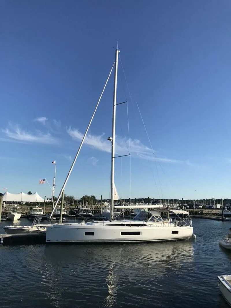 Slide: The Image of Beneteau Oceanis 2020 - 4