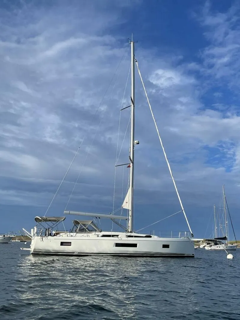 Slide: The Image of Beneteau Oceanis 2020 - 5
