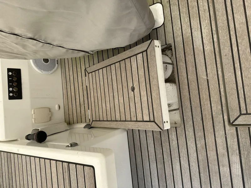 Slide: The Image of Beneteau Oceanis 2020 - 9