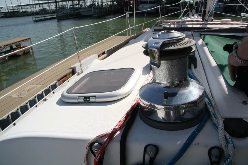 Slide: The Image of Beneteau 2006 - 12