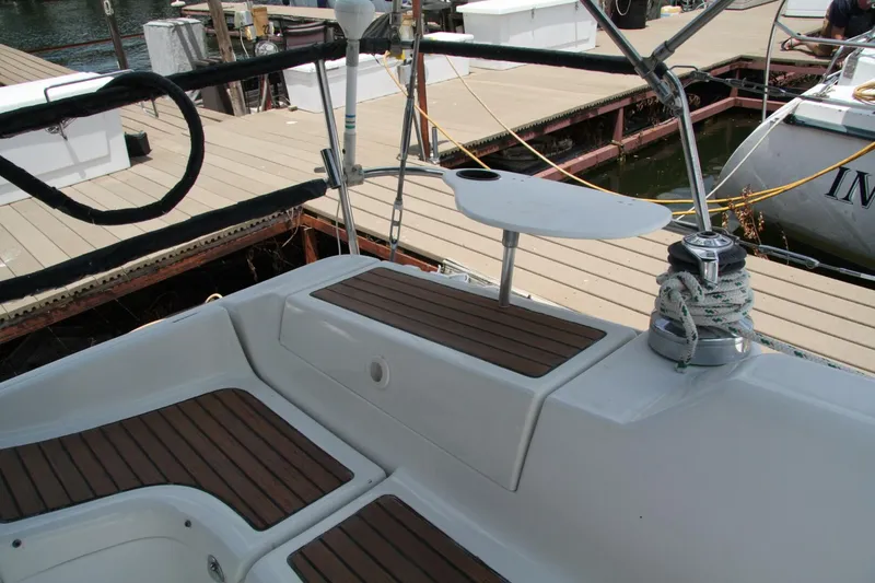 Slide: The Image of Beneteau 2006 - 18