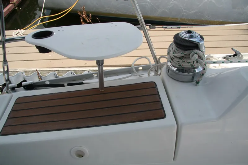 Slide: The Image of Beneteau 2006 - 20