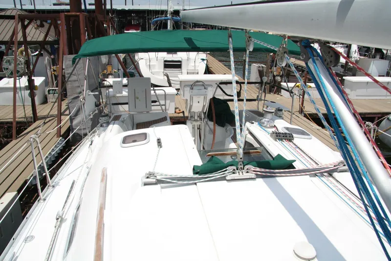 Slide: The Image of Beneteau 2006 - 25