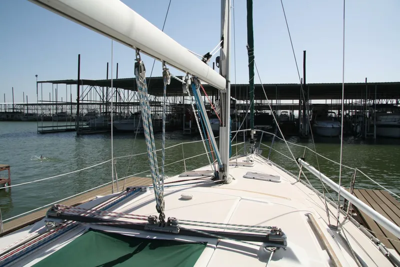 Slide: The Image of Beneteau 2006 - 30