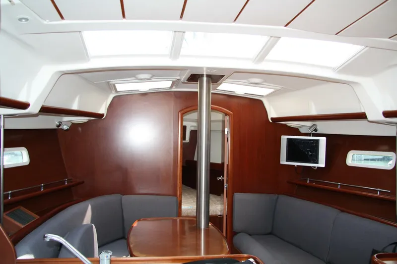 Slide: The Image of Beneteau 2006 - 37