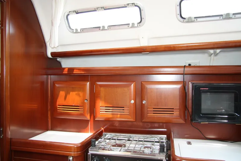 Slide: The Image of Beneteau 2006 - 43