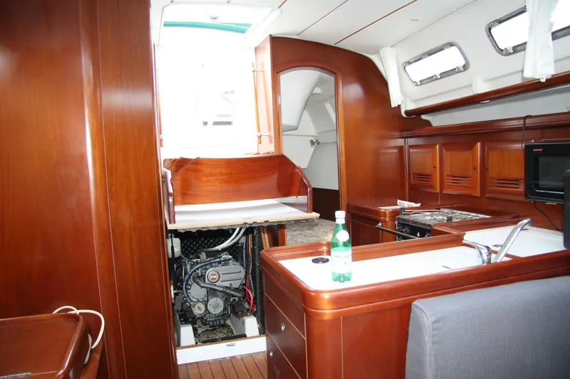 Slide: The Image of Beneteau 2006 - 45
