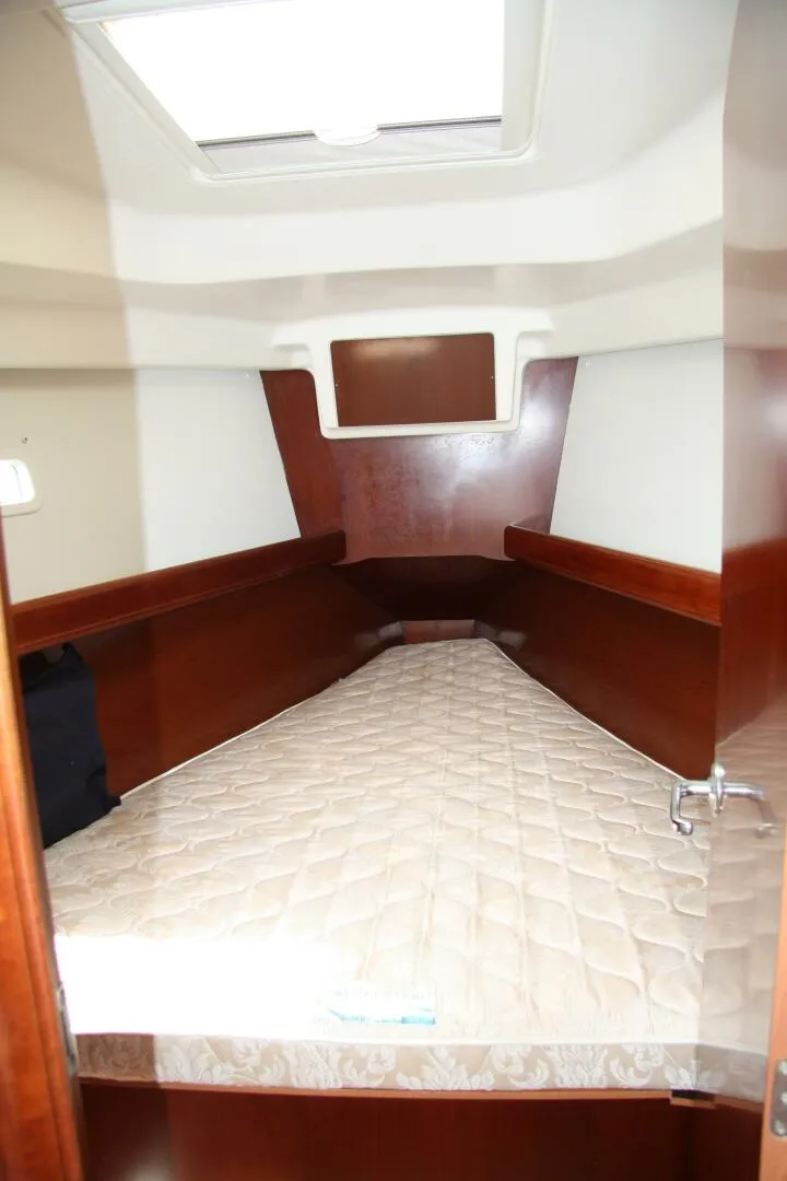 Slide: The Image of Beneteau 2006 - 51