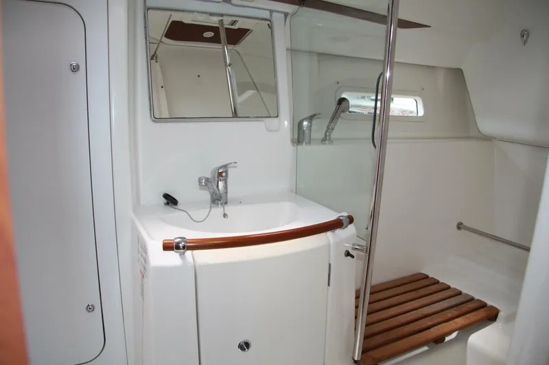 Slide: The Image of Beneteau 2006 - 55