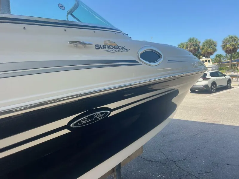 Slide: The Image of Sea Ray 240 SUNDECK 2007 - 28