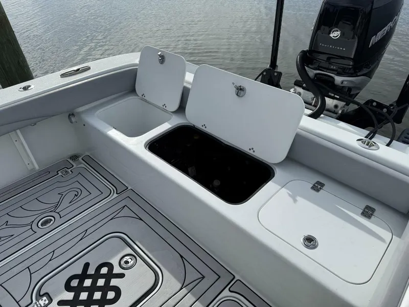 Slide: The Image of Yellowfin 26 Hybrid 2021 - 32