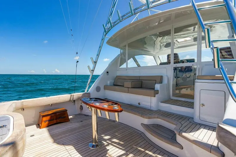 Slide: The Image of Hatteras GT45X 2023 - 10