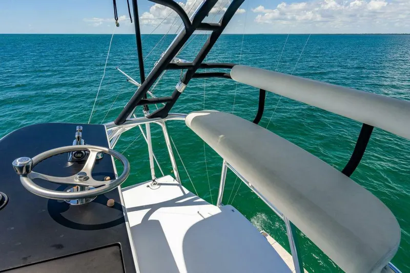 Slide: The Image of Hatteras GT45X 2023 - 16