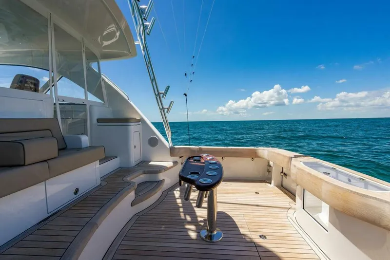 Slide: The Image of Hatteras GT45X 2023 - 17