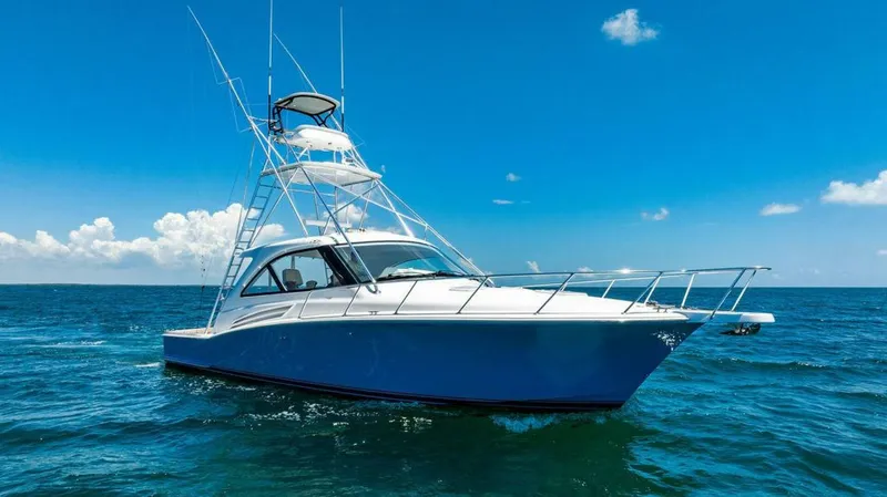 Slide: The Image of Hatteras GT45X 2023 - 4