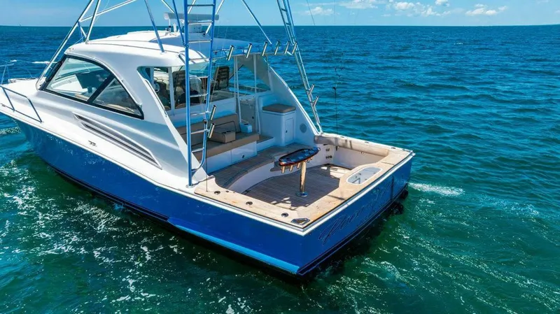Slide: The Image of Hatteras GT45X 2023 - 6