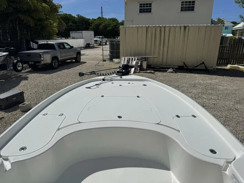 Slide: The Image of Yellowfin 24 Bay 2016 - 14