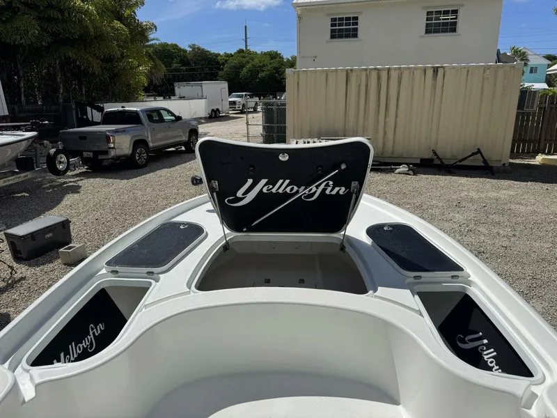 Slide: The Image of Yellowfin 24 Bay 2016 - 16