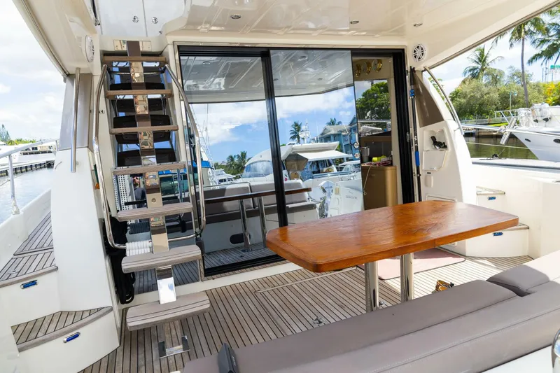 Slide: The Image of Prestige 500 Flybridge 2018 - 10