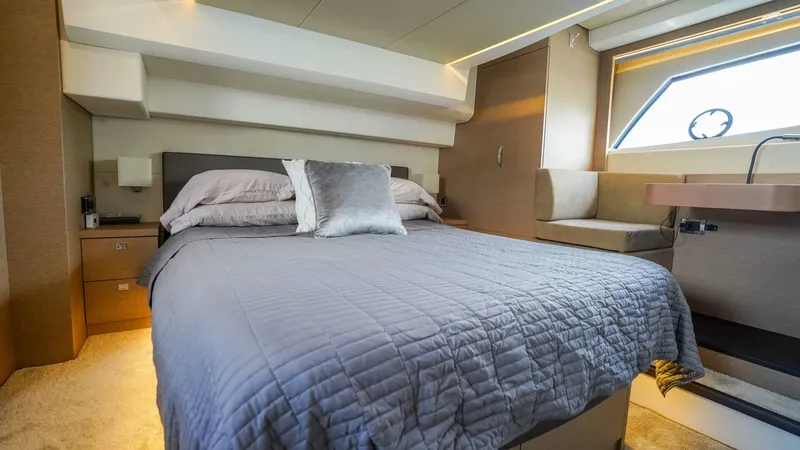 Slide: The Image of Prestige 500 Flybridge 2018 - 18