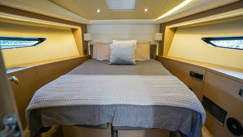 Slide: The Image of Prestige 500 Flybridge 2018 - 22