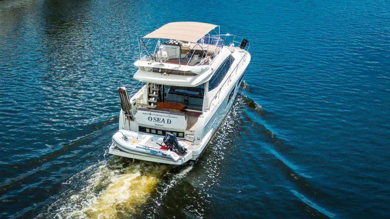 Slide: The Image of Prestige 500 Flybridge 2018 - 4