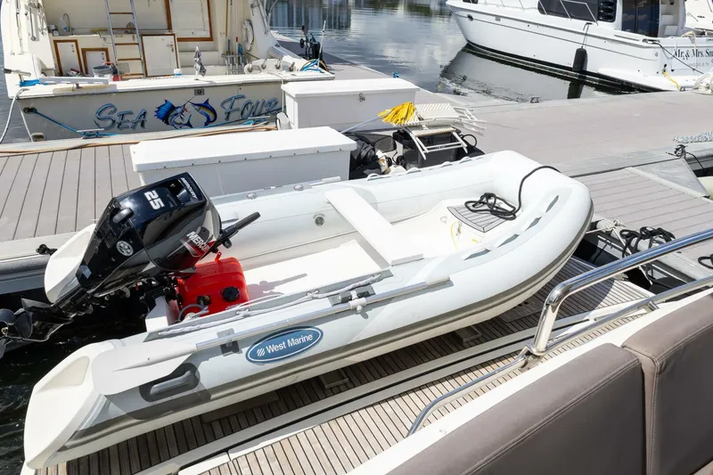 Slide: The Image of Prestige 500 Flybridge 2018 - 8