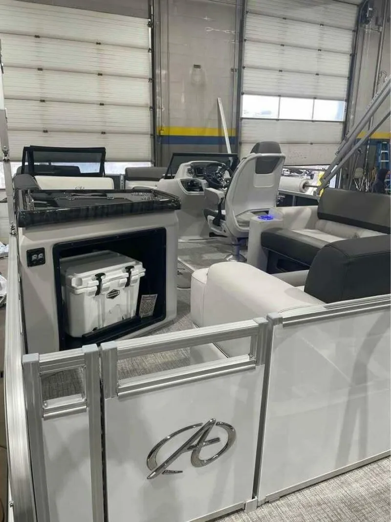 Slide: The Image of Avalon 2385 LSZ 2023 - 10