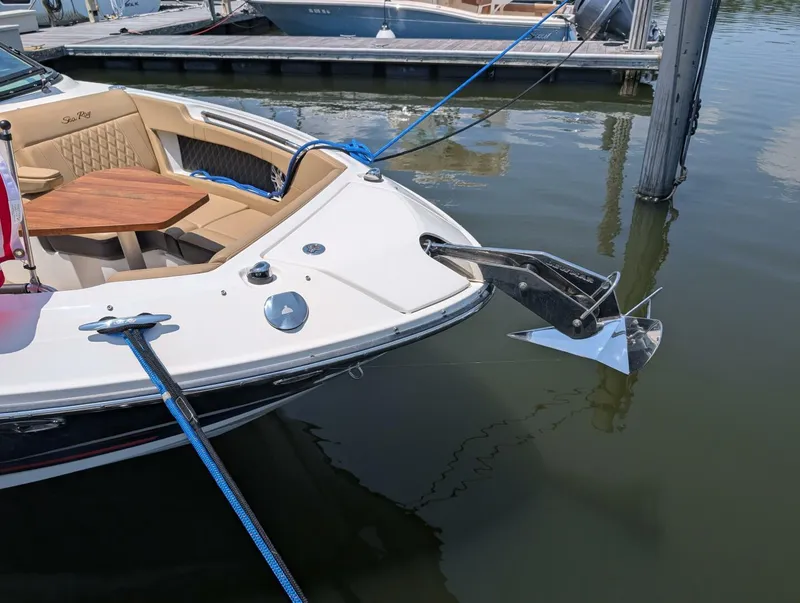 Slide: The Image of Sea Ray 280 SLX 2023 - 11
