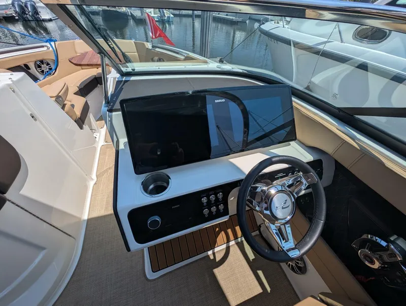 Slide: The Image of Sea Ray 280 SLX 2023 - 18