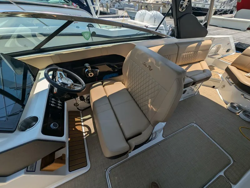 Slide: The Image of Sea Ray 280 SLX 2023 - 21