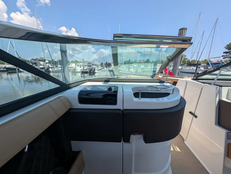 Slide: The Image of Sea Ray 280 SLX 2023 - 24