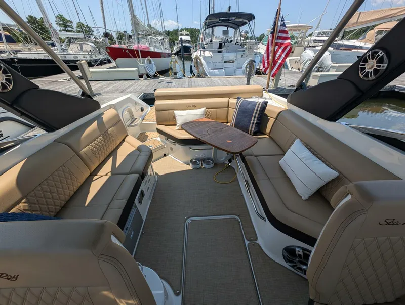 Slide: The Image of Sea Ray 280 SLX 2023 - 29