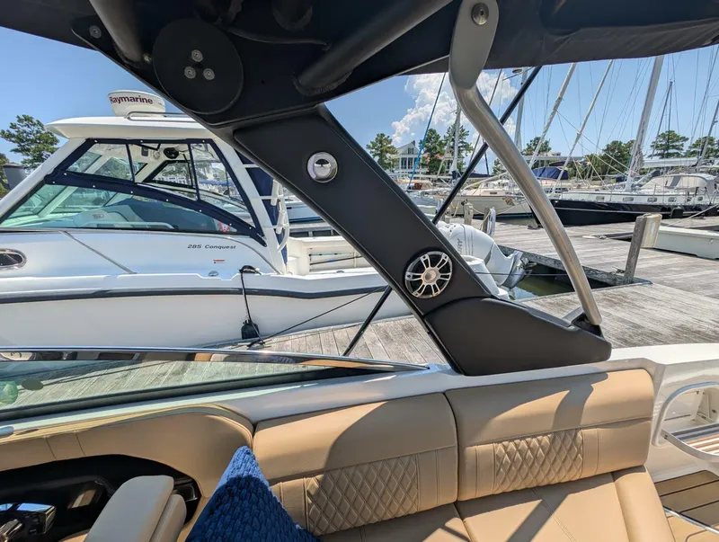 Slide: The Image of Sea Ray 280 SLX 2023 - 31