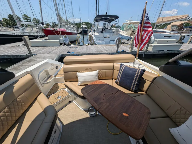 Slide: The Image of Sea Ray 280 SLX 2023 - 32