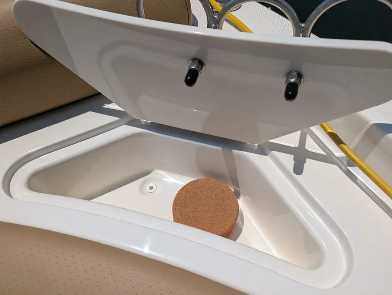 Slide: The Image of Sea Ray 280 SLX 2023 - 44
