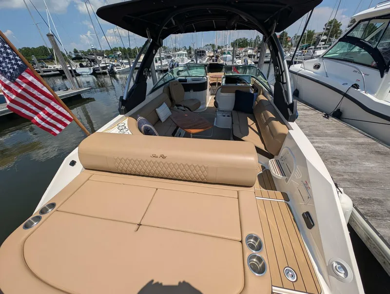 Slide: The Image of Sea Ray 280 SLX 2023 - 7