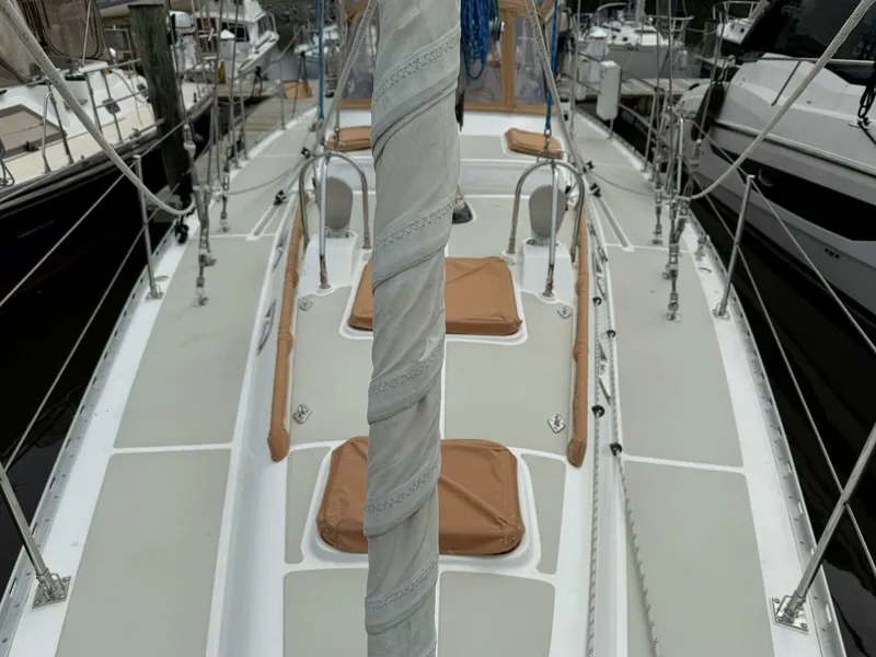 Slide: The Image of Hylas 46 Center Cockpit 2008 - 12