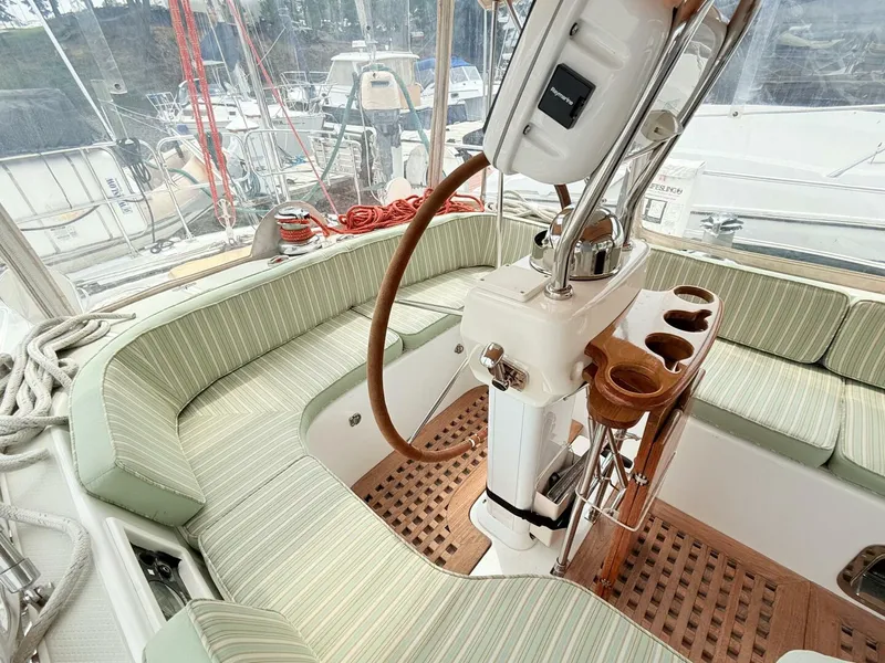 Slide: The Image of Hylas 46 Center Cockpit 2008 - 21