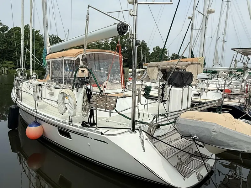 Slide: The Image of Hylas 46 Center Cockpit 2008 - 5
