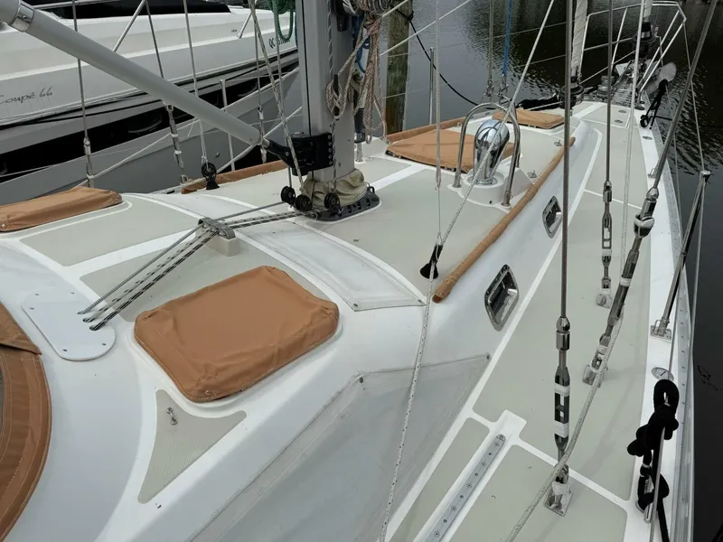 Slide: The Image of Hylas 46 Center Cockpit 2008 - 8